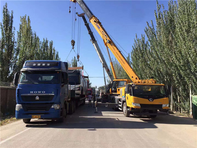 边坝县“省油又稳当”—— 吊车的 “智能节能” 技术