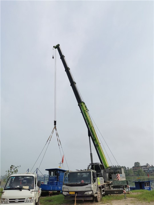 边坝县桥梁建设吊装案例