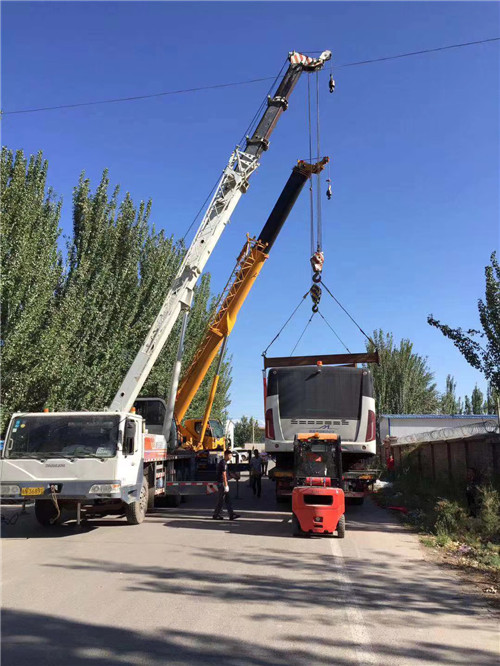 边坝县港口集装箱搬运案例